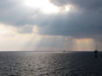 US–Iran ceasefire boosts global markets as oil prices plunge and Strait of Hormuz reopens