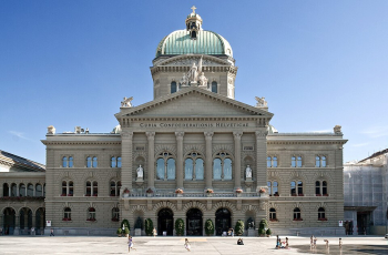 Only a quarter of Swiss parliamentarians fully disclose their income  