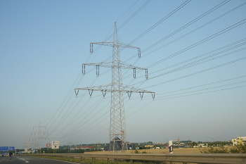 EU power bills hold steady in 2025, but taxes push costs slightly higher